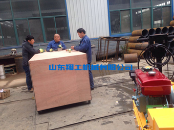 山東翔工機(jī)械小型壓路機(jī)發(fā)貨現(xiàn)場(chǎng)忙！