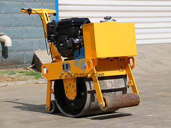 適合公路養(yǎng)護(hù)的小型壓路機(jī)真的挺不錯！