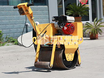為什么別人家小型壓路機(jī)長壽？秘訣在這里！